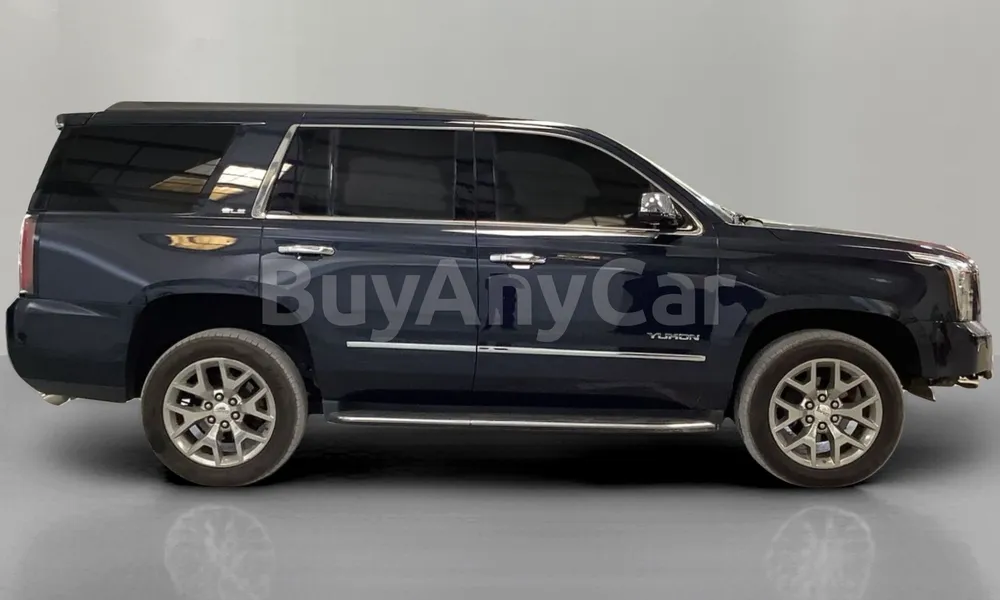 Vehicle photo 3