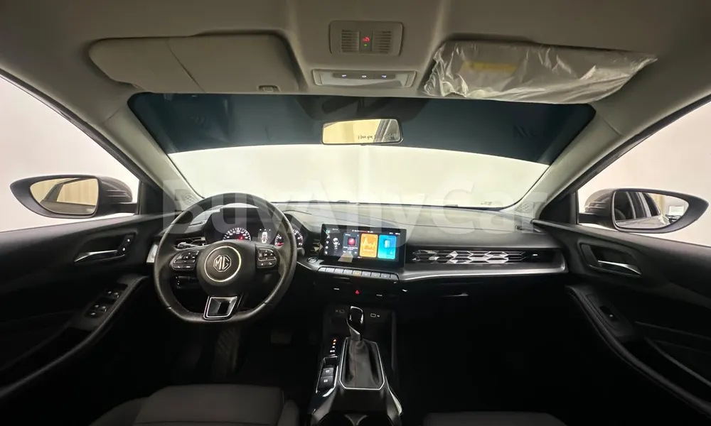 Vehicle photo 7