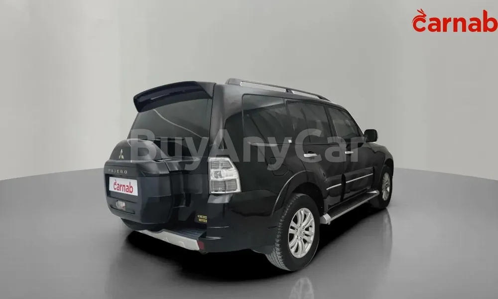 Vehicle photo 12