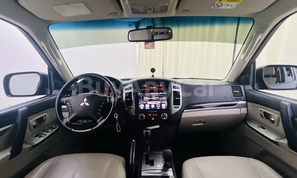 Vehicle photo 9