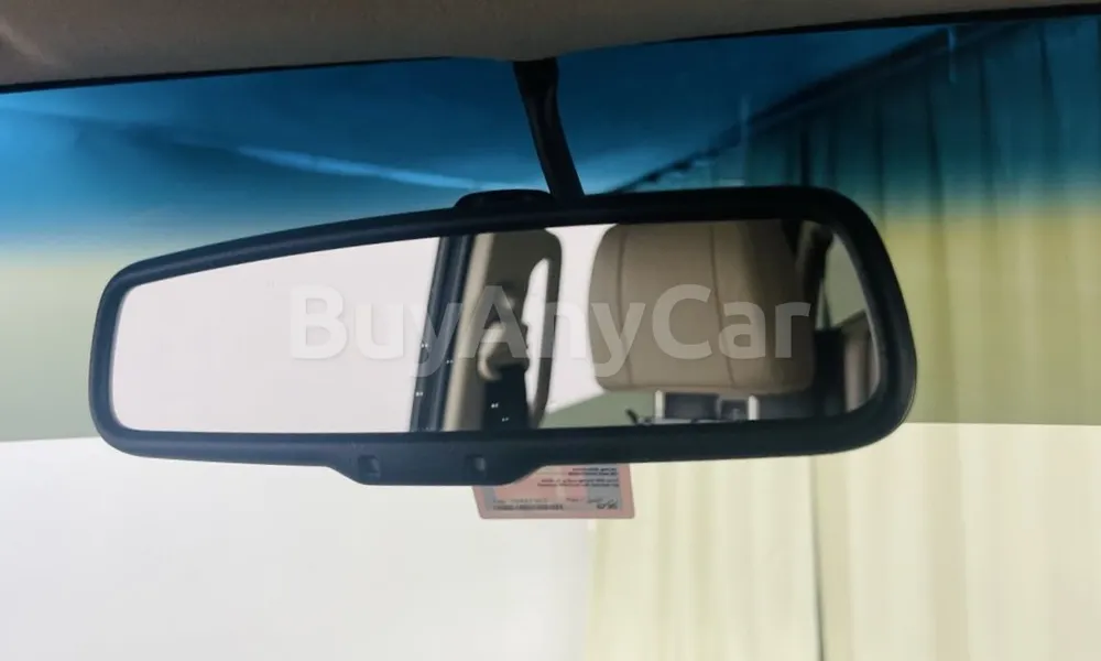 Vehicle photo 13