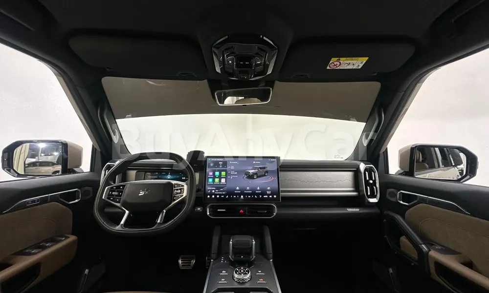 Vehicle photo 4