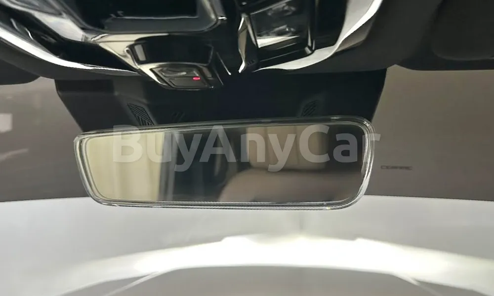 Vehicle photo 12