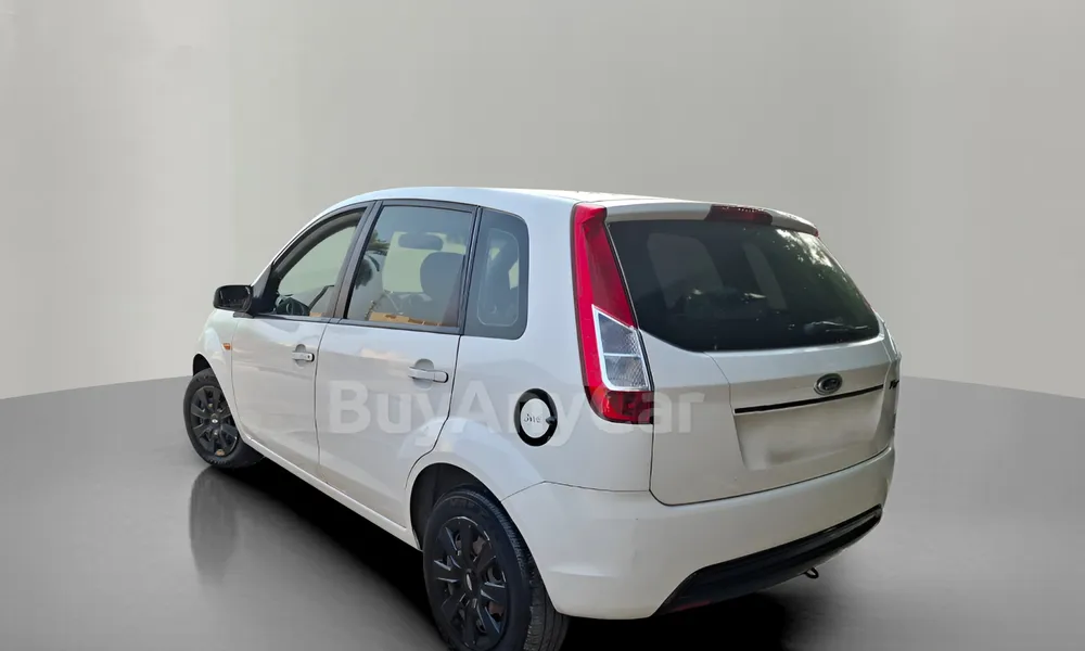 Vehicle photo 2