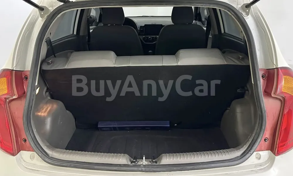 Vehicle photo 12