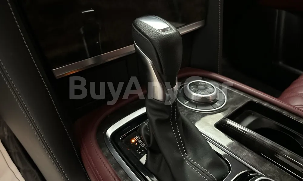 Vehicle photo 8