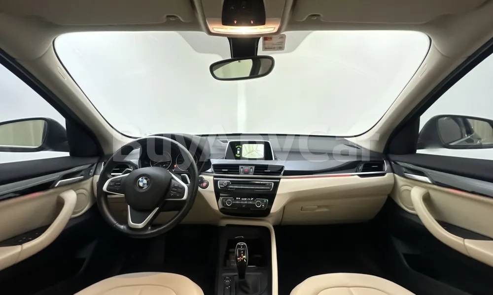 Vehicle photo 7