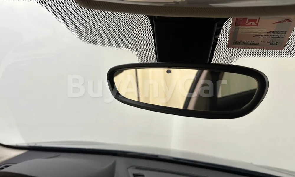 Vehicle photo 12