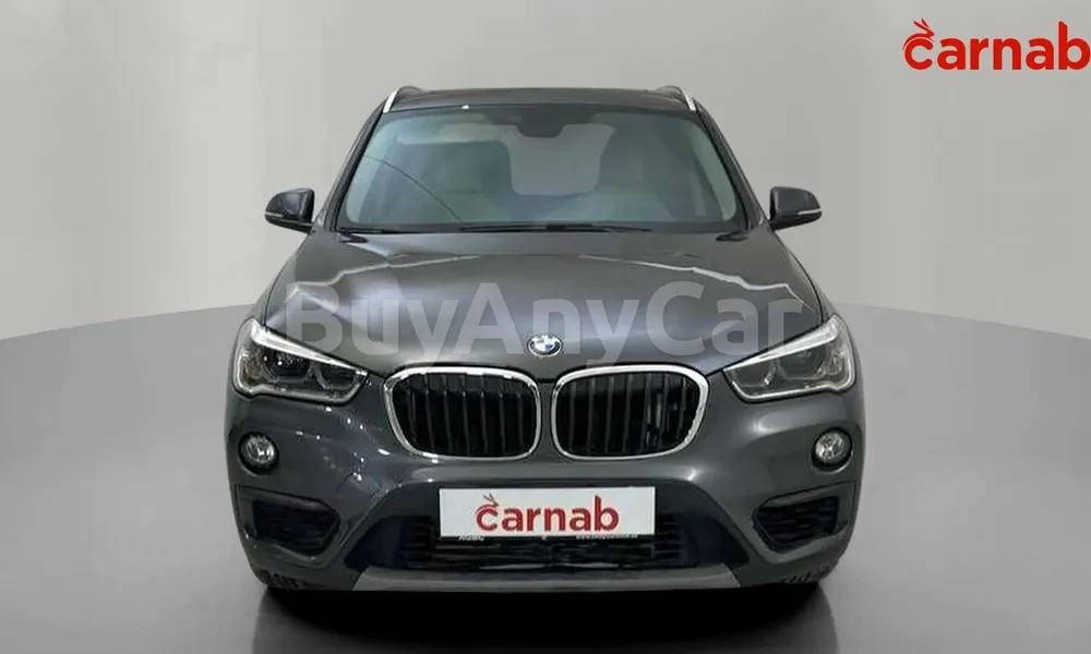 Vehicle photo 1