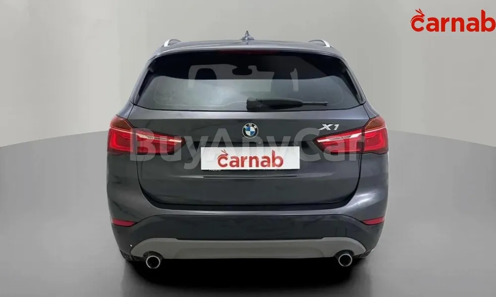 Vehicle photo 2
