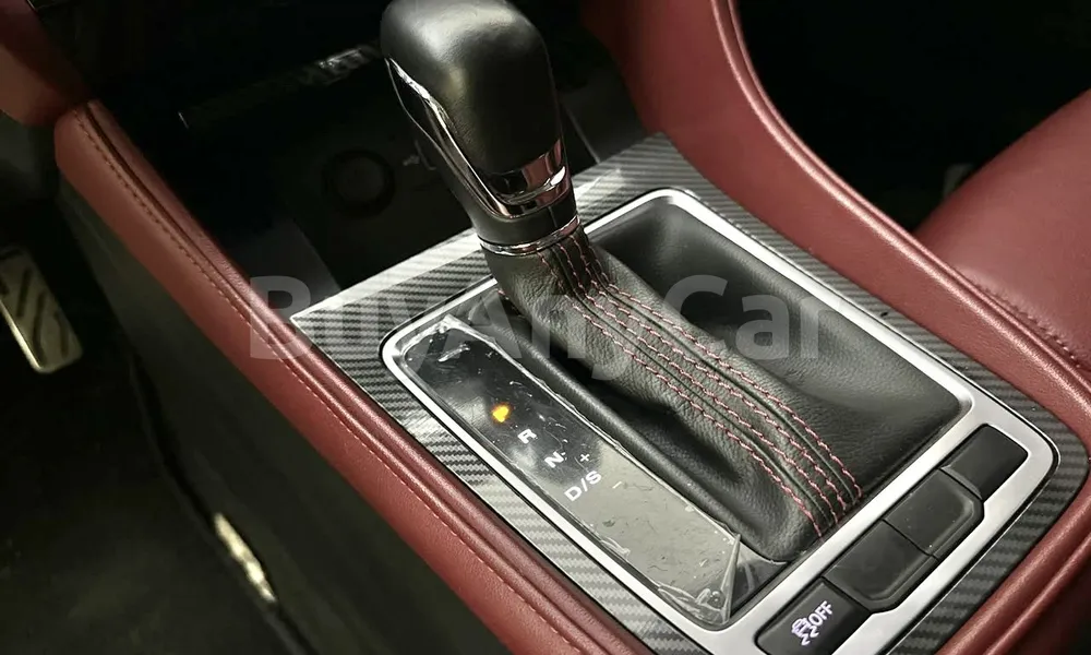 Vehicle photo 10