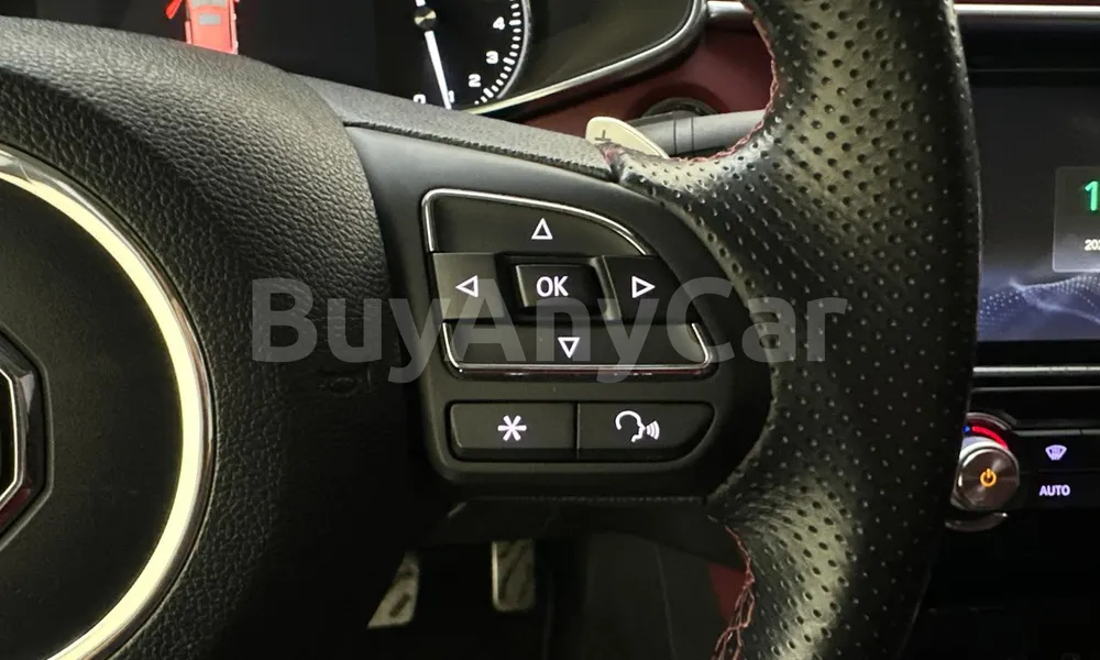 Vehicle photo 13