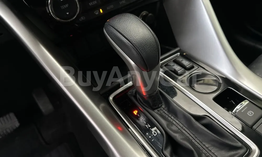 Vehicle photo 10
