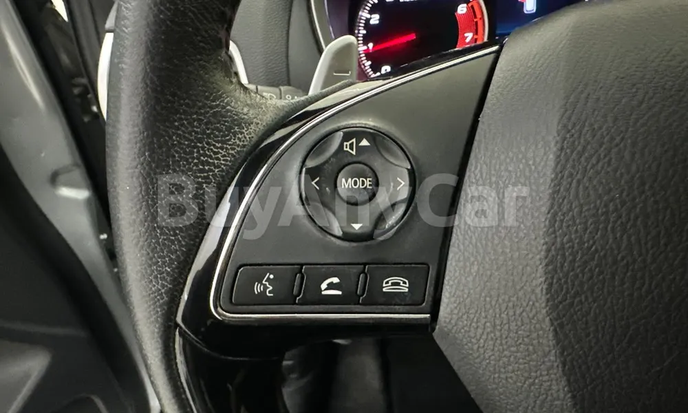 Vehicle photo 12