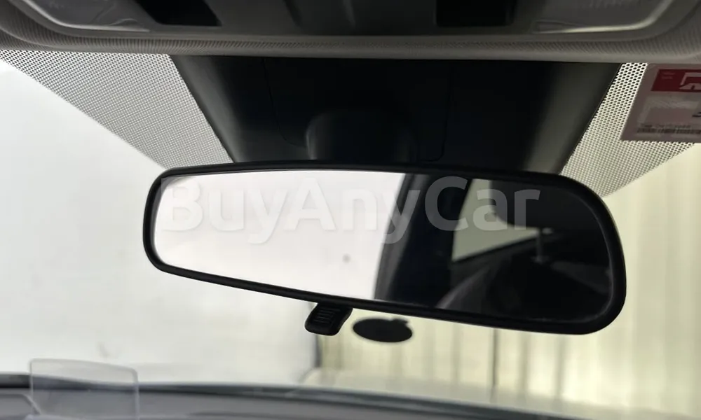 Vehicle photo 13