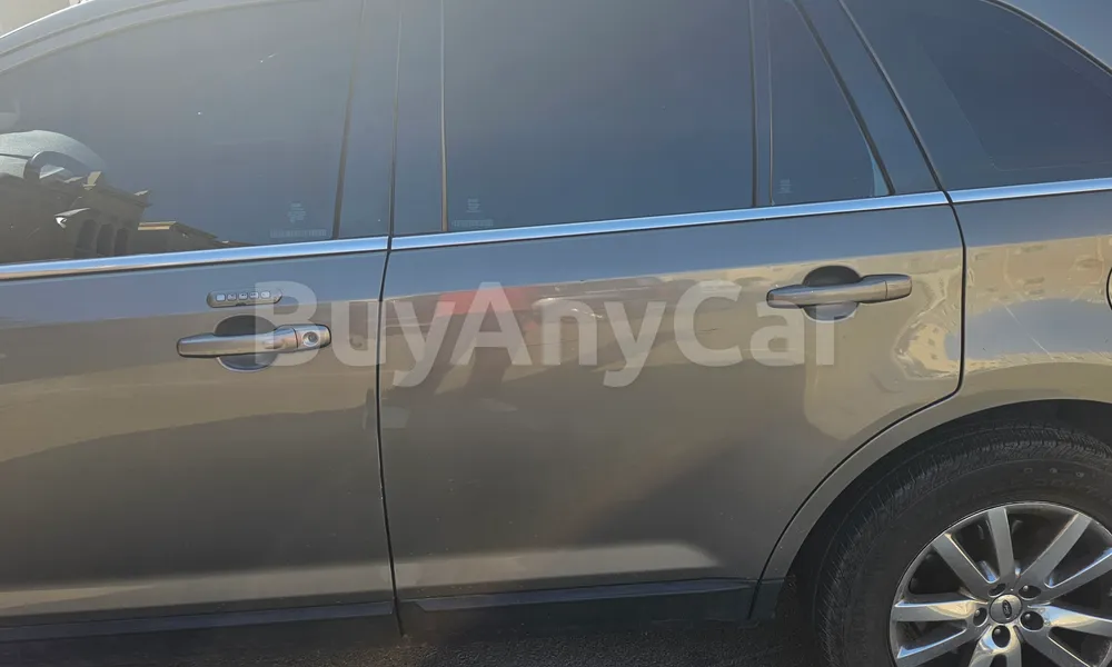 Vehicle photo 5