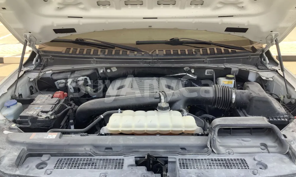 Vehicle photo 7