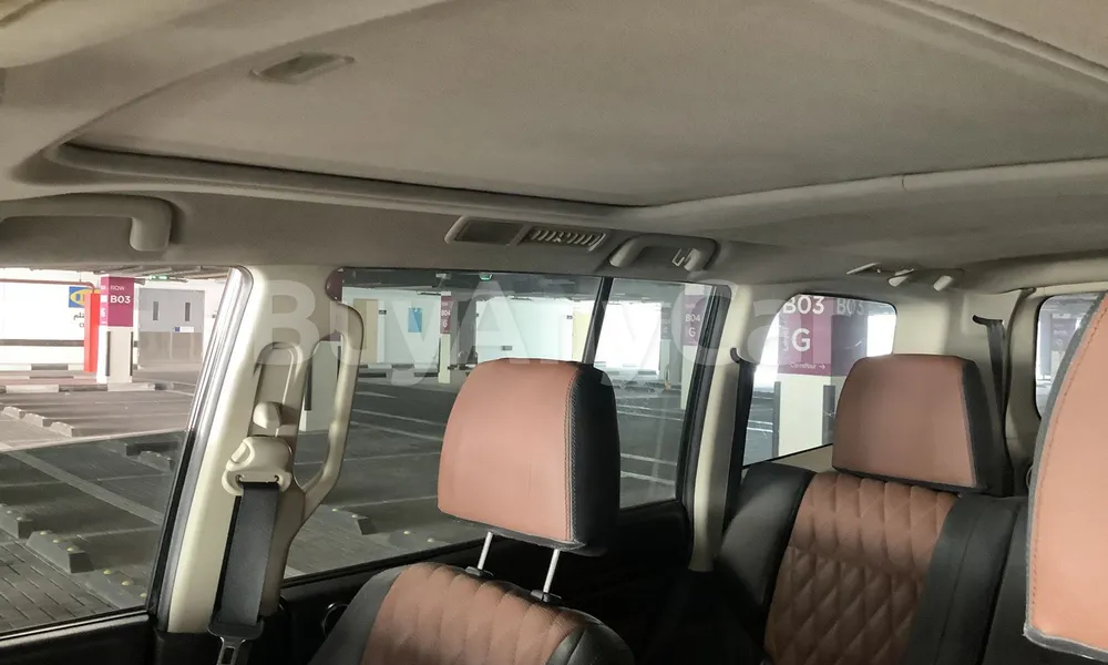 Vehicle photo 9