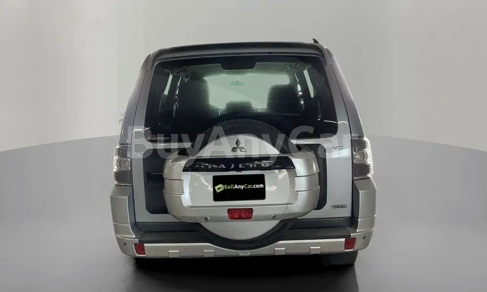 Vehicle photo 2
