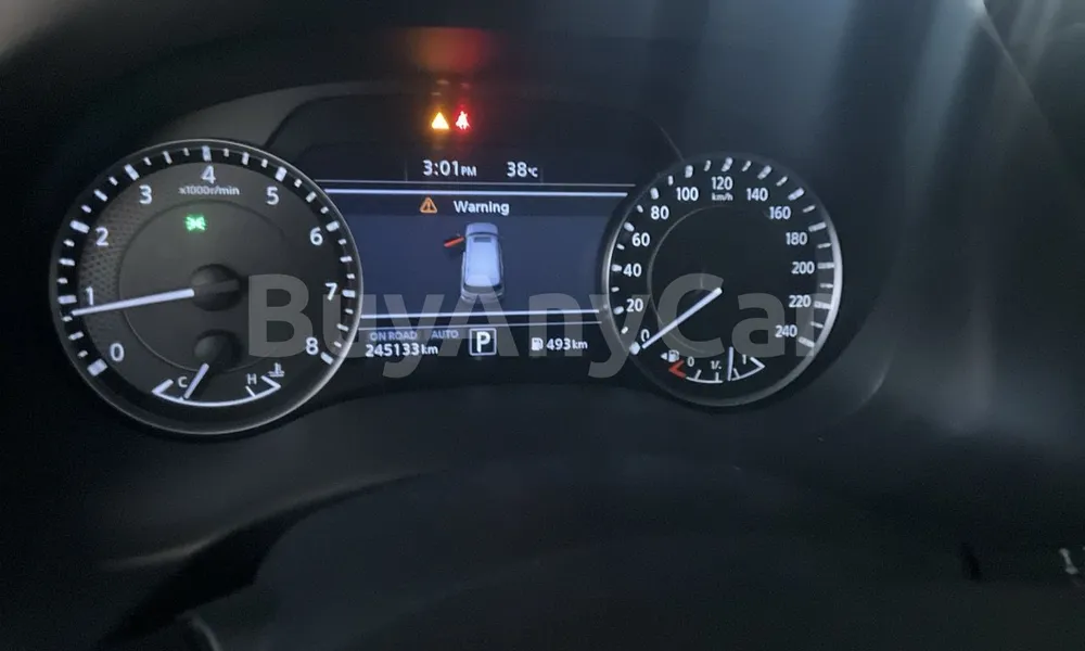 Vehicle photo 6