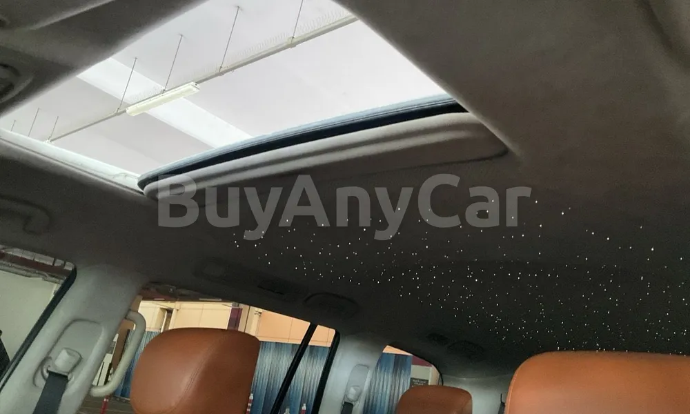 Vehicle photo 8