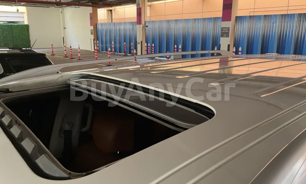 Vehicle photo 5
