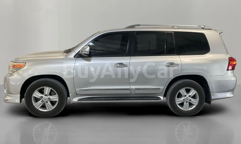 Vehicle photo 4