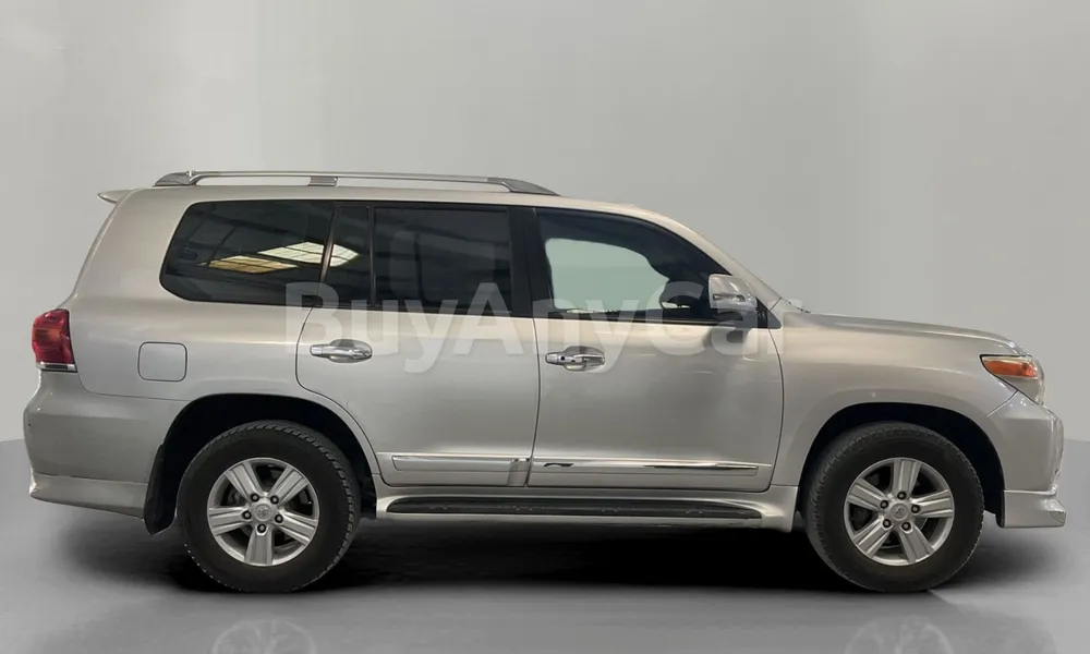 Vehicle photo 3