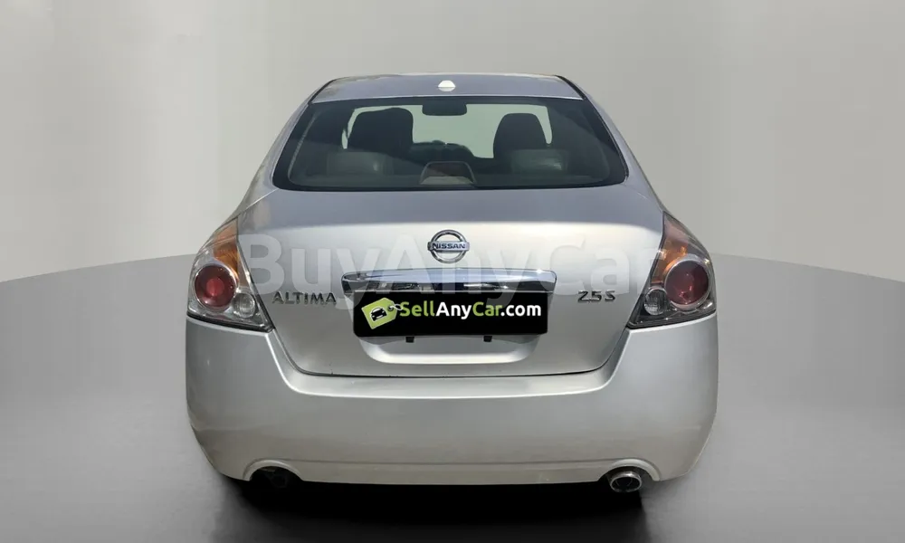 Vehicle photo 2