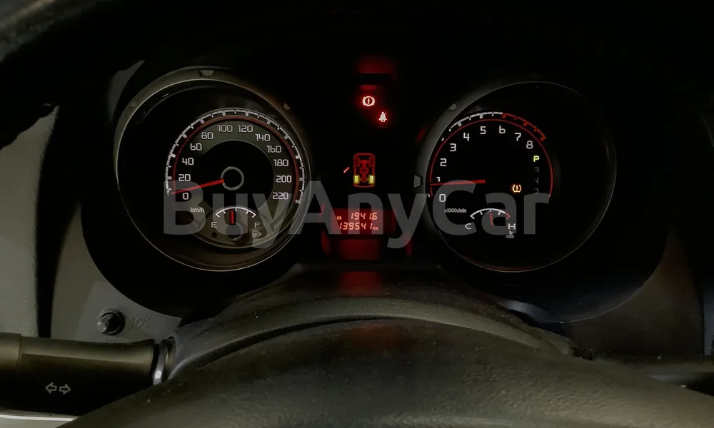 Vehicle photo 5