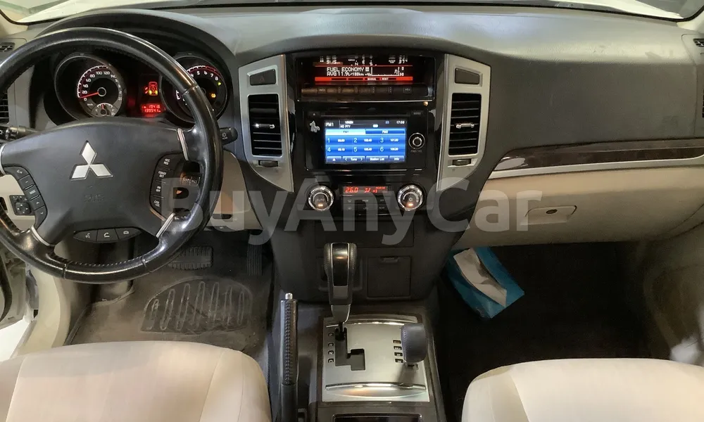 Vehicle photo 9