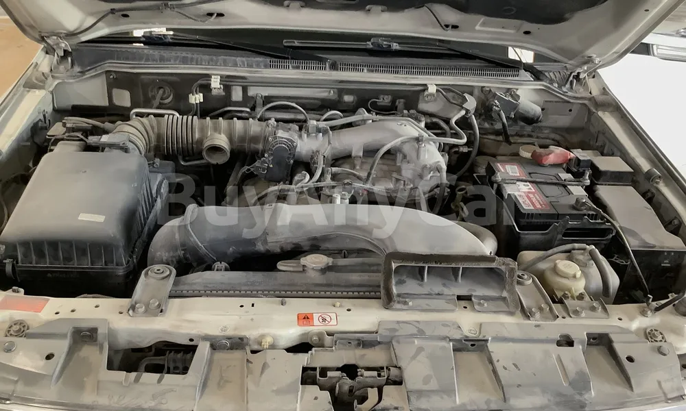 Vehicle photo 7