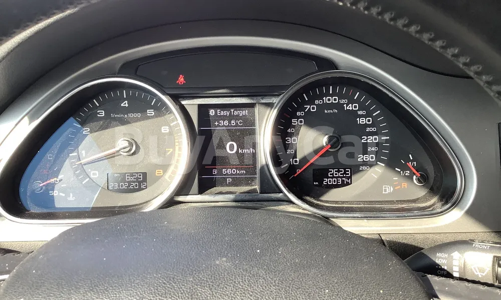 Vehicle photo 8
