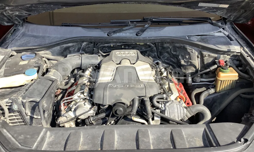 Vehicle photo 7