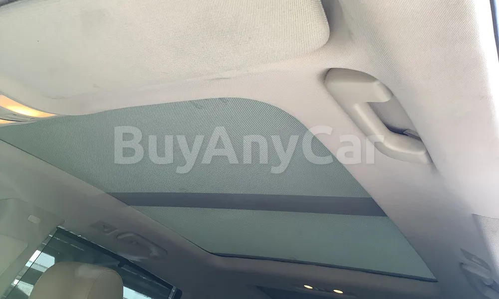 Vehicle photo 9