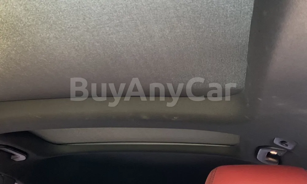 Vehicle photo 9