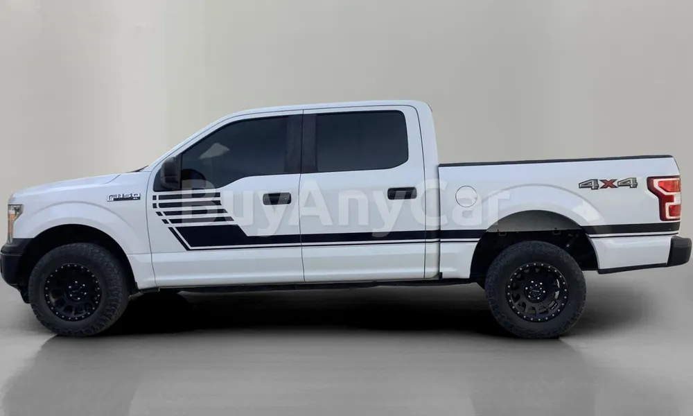 Vehicle photo 6