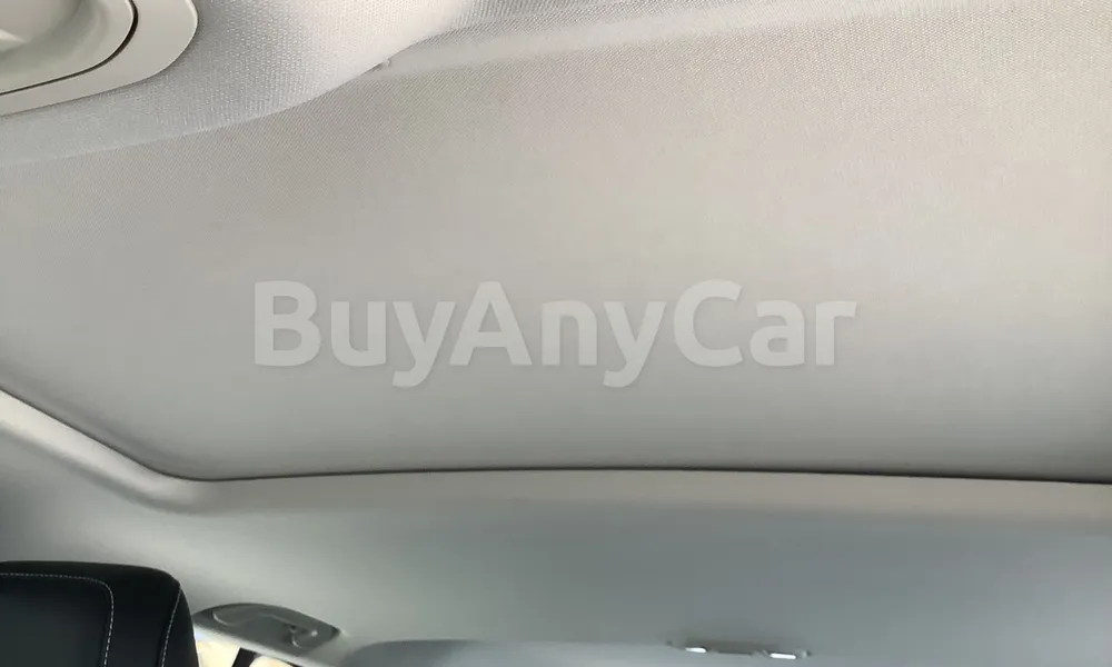 Vehicle photo 9