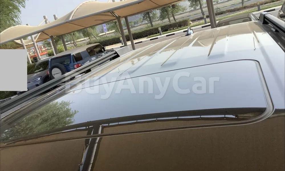 Vehicle photo 7