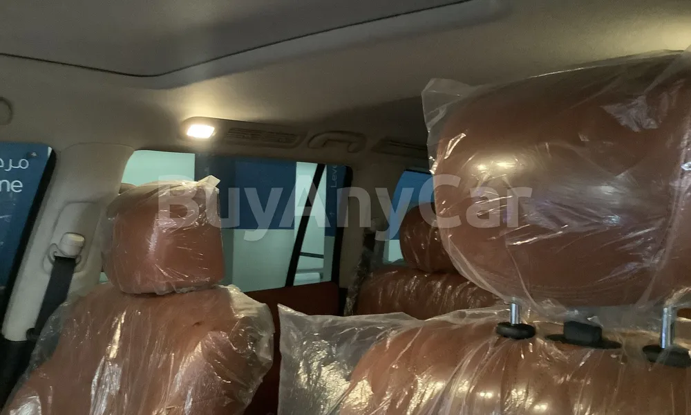 Vehicle photo 8