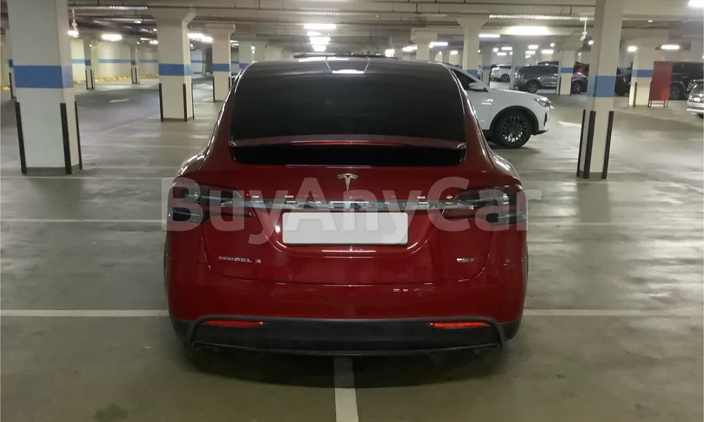 Vehicle photo 2
