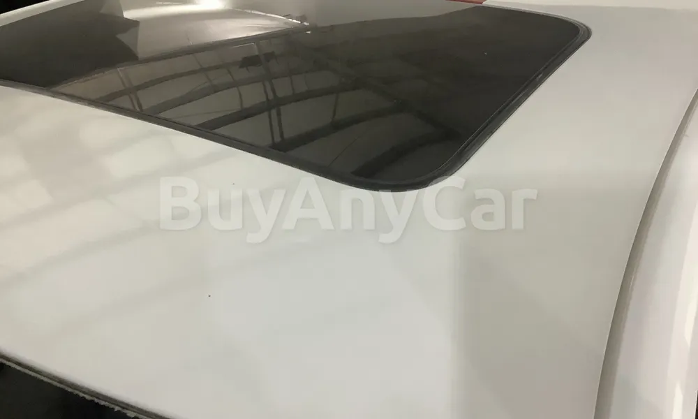 Vehicle photo 6
