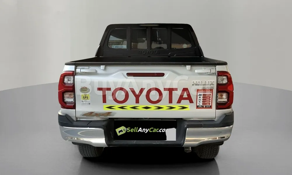Vehicle photo 2