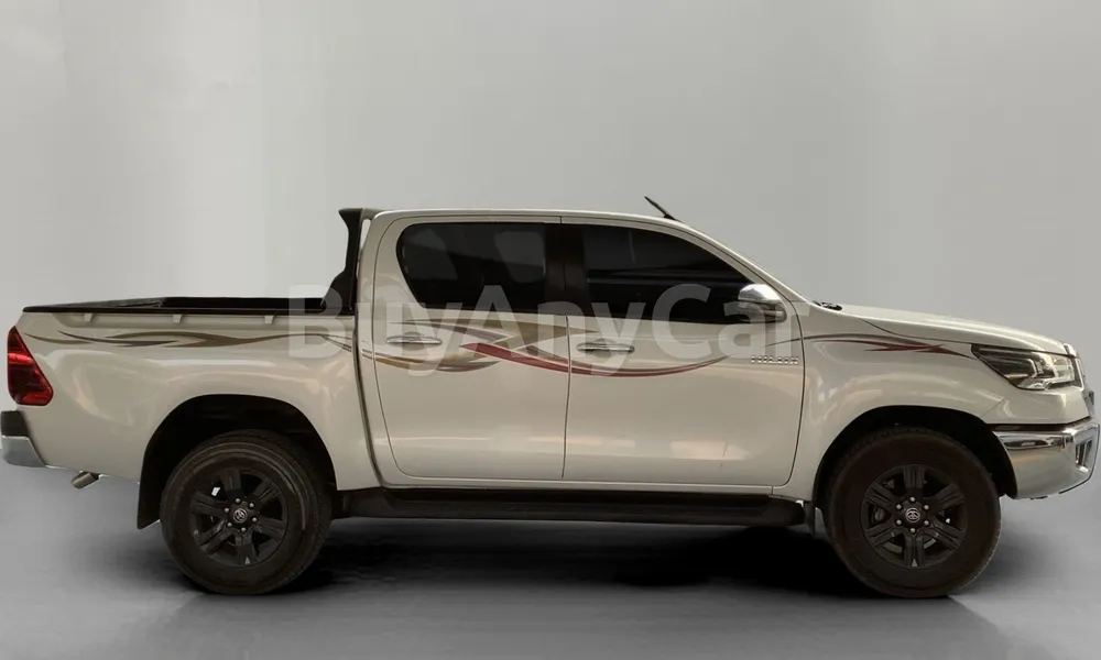 Vehicle photo 3