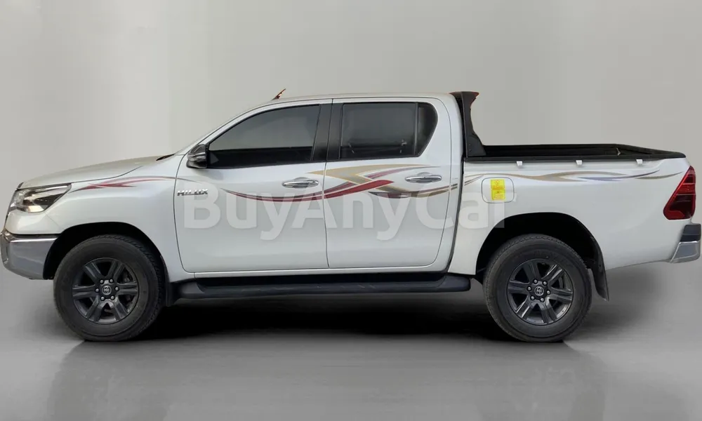 Vehicle photo 4