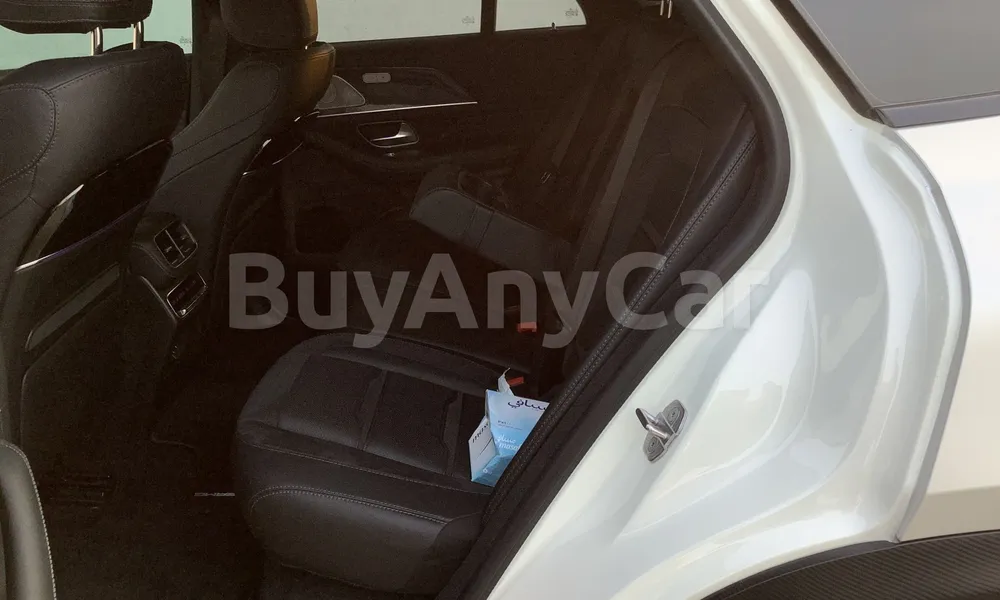 Vehicle photo 9