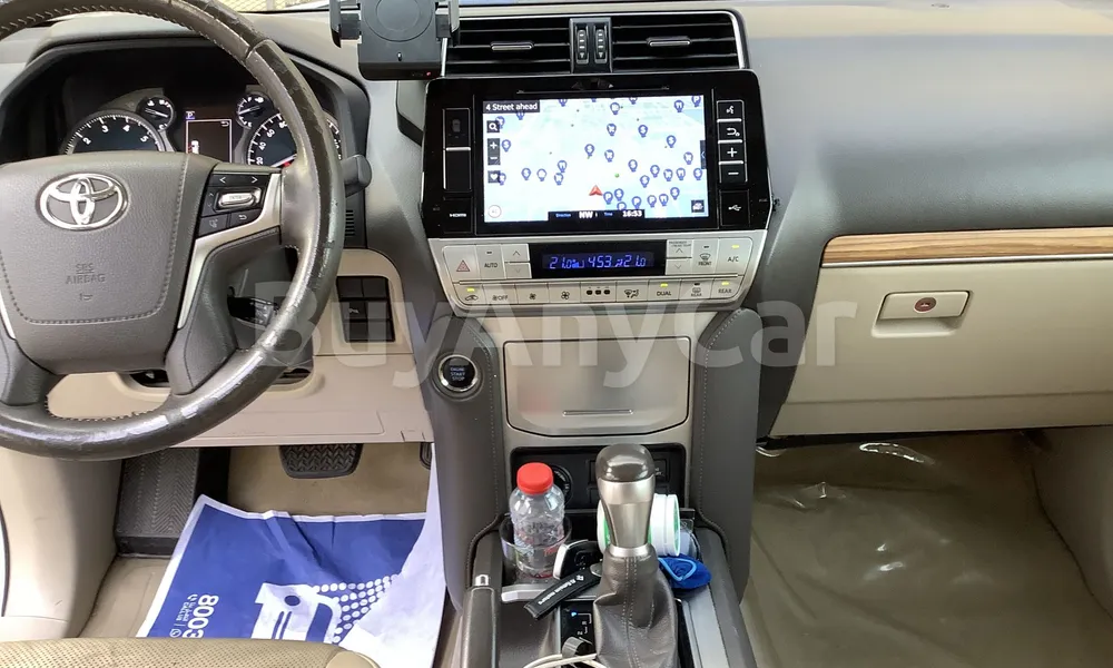 Vehicle photo 8