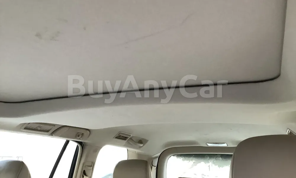 Vehicle photo 9