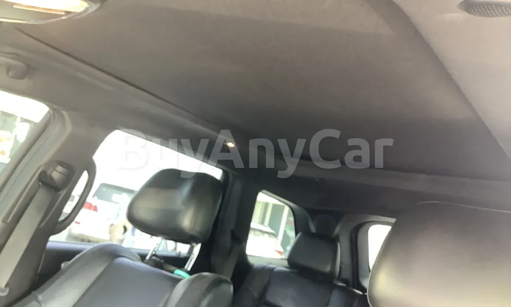 Vehicle photo 9
