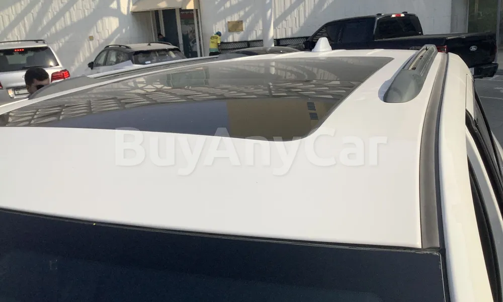 Vehicle photo 5